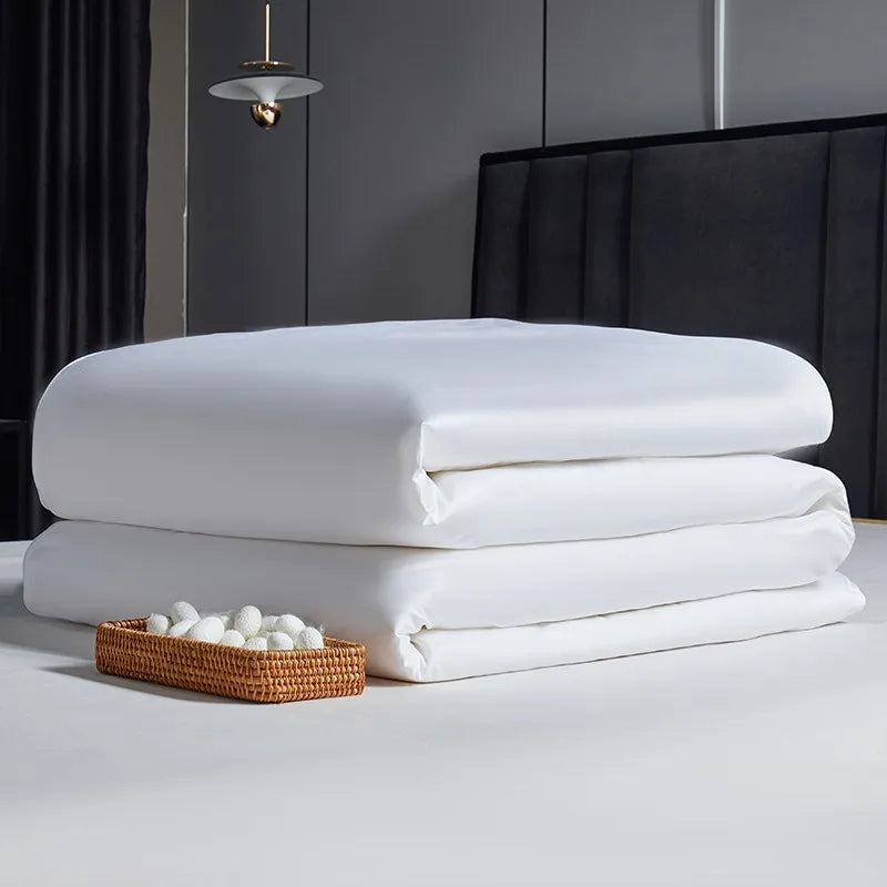 Tenno White Silk Filling Comforter