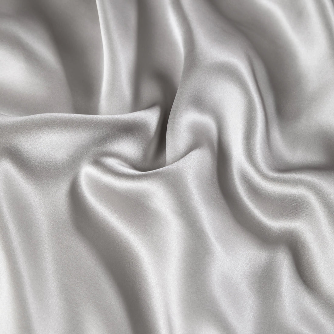 Ucello Silver Pure Silk Bedding Set